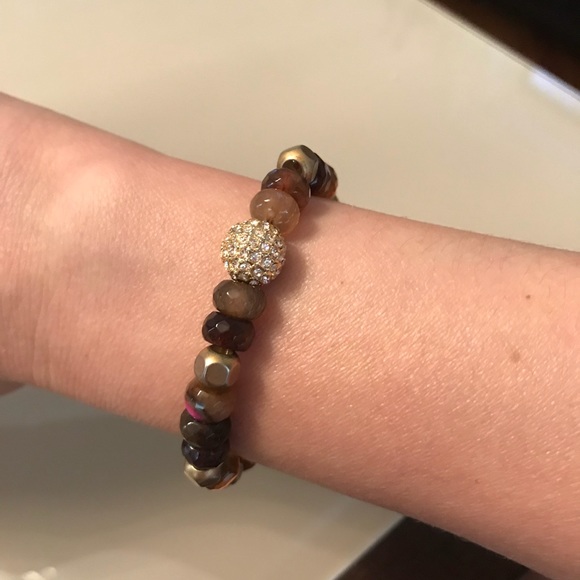 Tasseled, beaded stretch bracelet - Picture 2 of 2